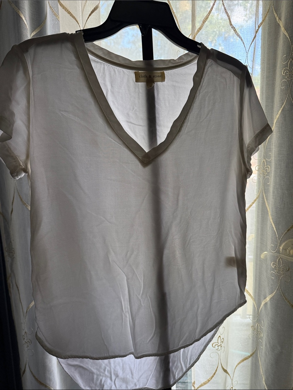 cloth & stone Sheer White V-Neck Short Sleeve Top